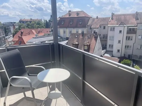 Tek Büyük Yataklı Oda, Balkon