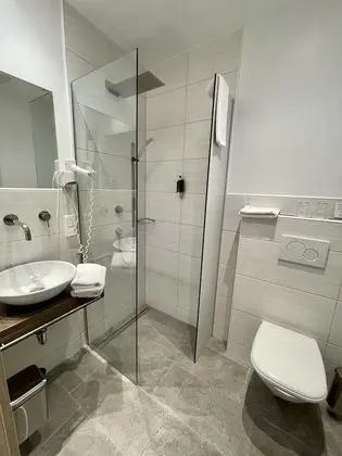 Tek Büyük Yataklı Oda, Balkon