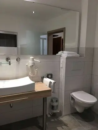Üç Kişilik Oda