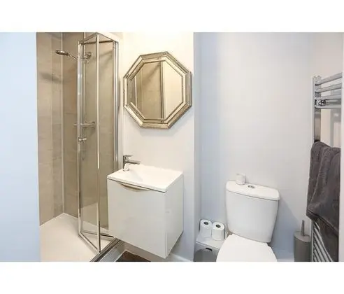 Superior Apart Daire, Banyolu/Duşlu