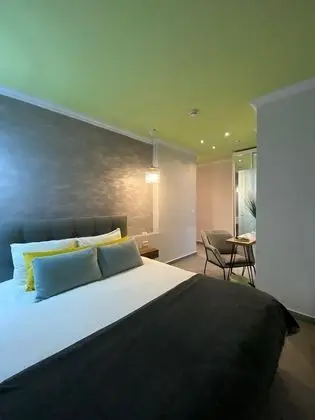 Comfort Tek Büyük Yataklı Oda