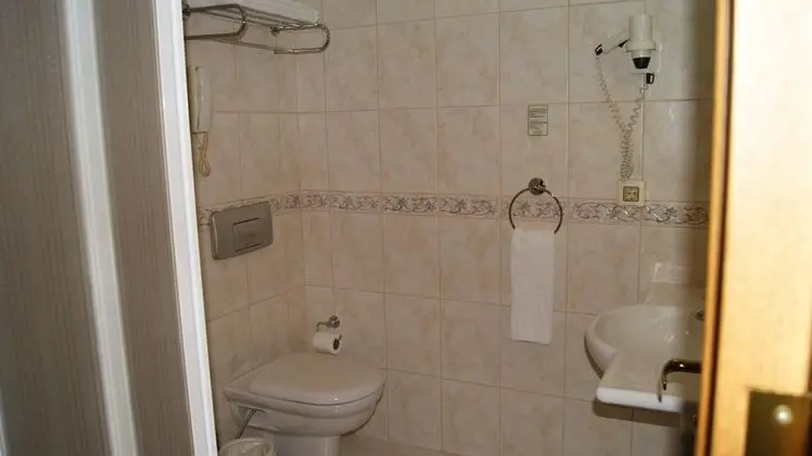 Tek Kişilik, Bahçe Manzaralı