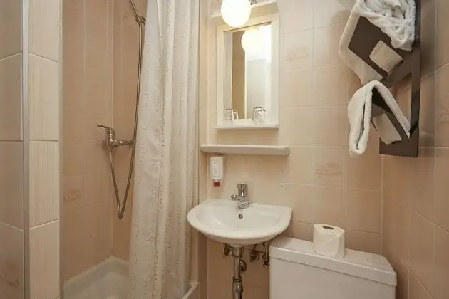 Üç Kişilik Oda (Large)