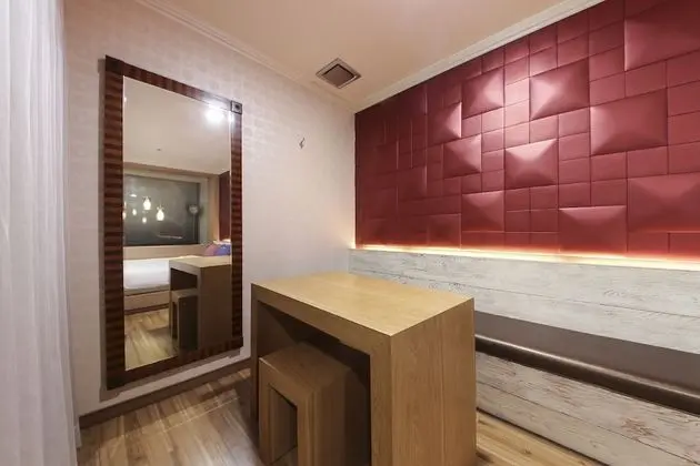 Premium Tek Büyük Yataklı Oda