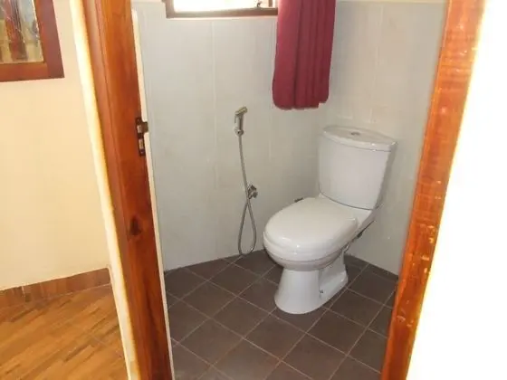 Basic Ortak Ranzalı Oda, Sadece erkekler için, Balkon