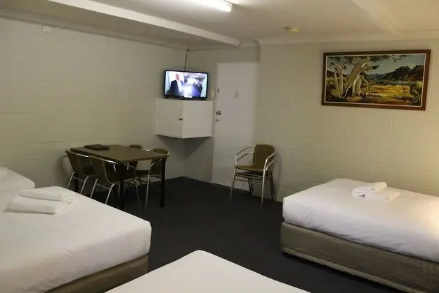 Family Oda, Küçük Mutfak (Large Family Room)