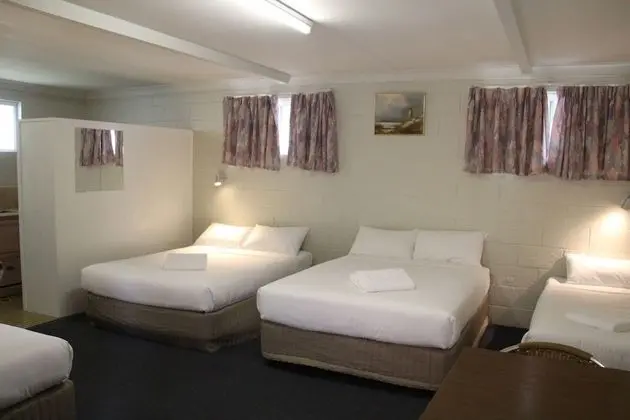 Family Oda, Küçük Mutfak (Large Family Room)