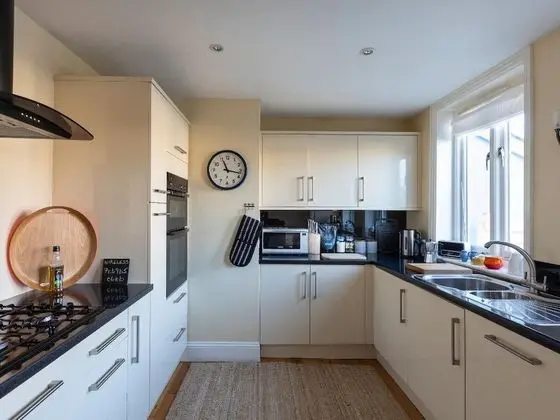 Ev (3 Bedrooms)