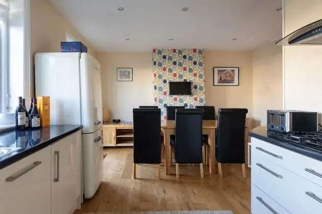Ev (3 Bedrooms)