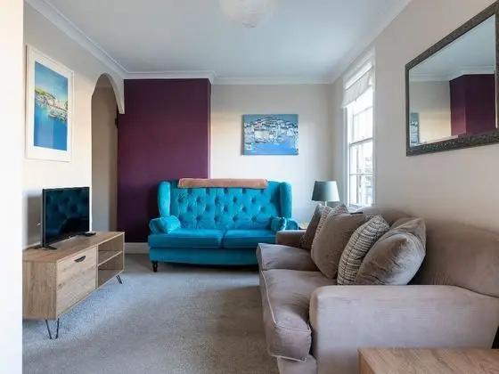 Ev (3 Bedrooms)