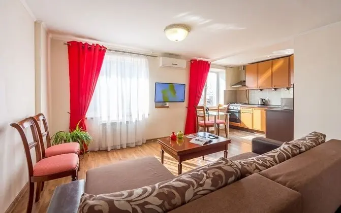 Apart Daire, 1 Yatak Odası (Shelkovichna 46-48)