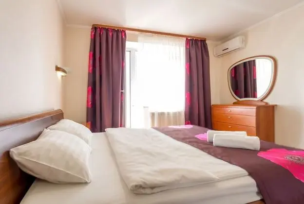 Apart Daire, 1 Yatak Odası (Shelkovichna 46-48)