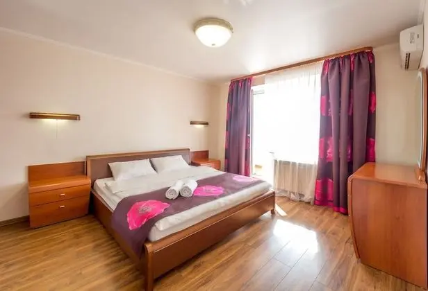 Apart Daire, 1 Yatak Odası (Shelkovichna 46-48)