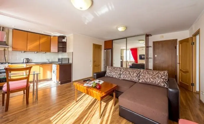 Apart Daire, 1 Yatak Odası (Shelkovichna 46-48)