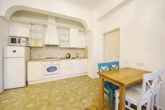 Apart Daire, 2 Yatak Odası (Khreshchatik str., 27)