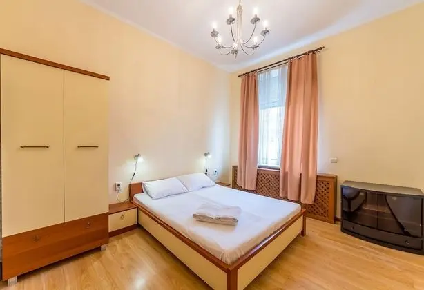 Apart Daire, 2 Yatak Odası (Shota Rustaveli  24)