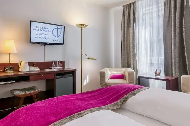 Comfort Tek Büyük Yataklı Oda
