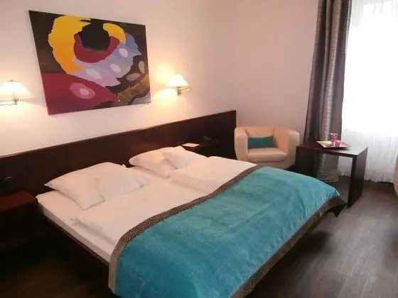 Standard Tek Büyük Yataklı Oda