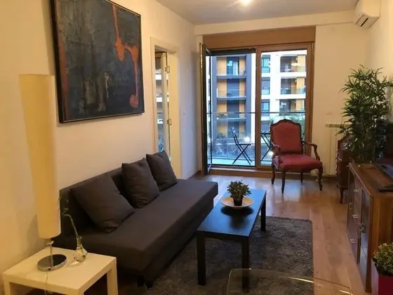 Superior Apart Daire, Avlu Manzaralı