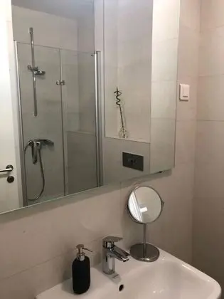 Superior Apart Daire, Avlu Manzaralı