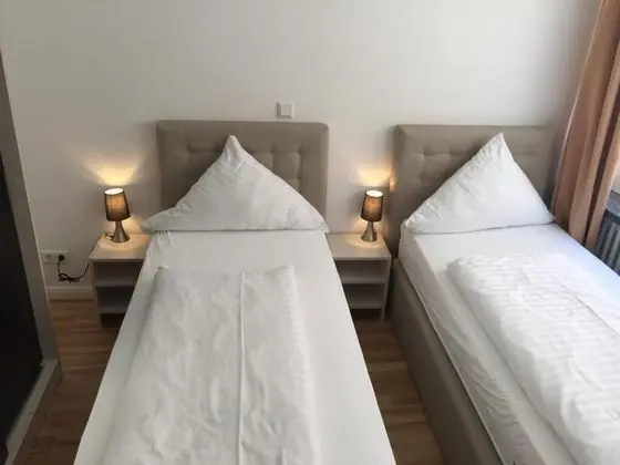 Tek Büyük veya İki Ayrı Yataklı Oda