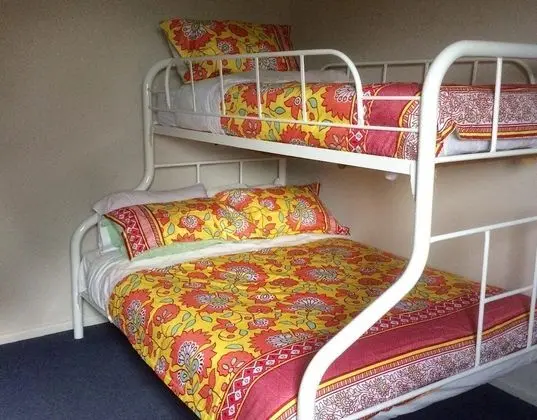Ev, 5 Yatak Odası (3 Queen, 1TriBunk, 2 Single & 2 Futon)