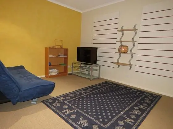 Ev, 5 Yatak Odası (3 Queen, 1TriBunk, 2 Single & 2 Futon)