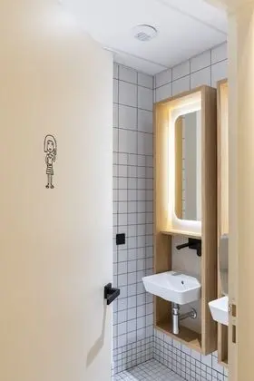 Ortak Ranzalı Oda, Sadece kadınlar için (8 Lits)