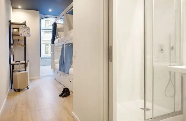 Ortak Ranzalı Oda, Karma Ranzalı Oda (1 bed in 4-bed dorm)