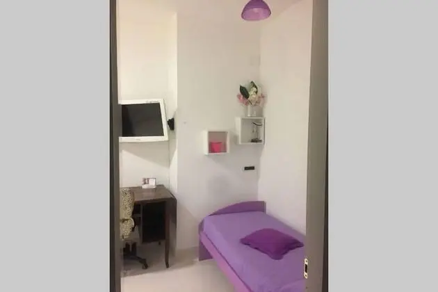 Üç Kişilik Oda (no window, external private bathroom)