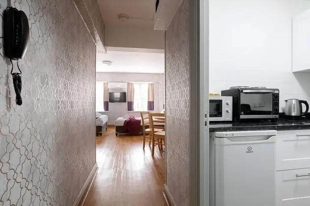 Dört Kişilik Oda, Özel Banyo (Quatriple Studio)