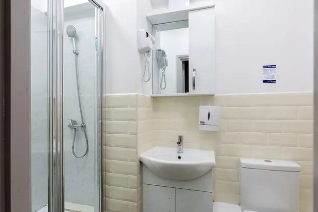 Dört Kişilik Oda, Özel Banyo (Quatriple Studio)