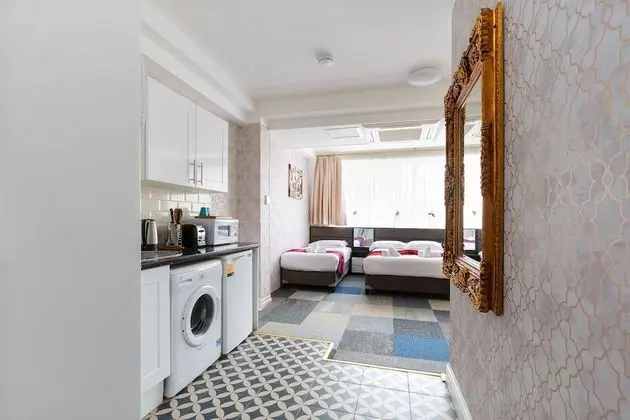 Dört Kişilik Oda, Özel Banyo (Quatriple Studio)