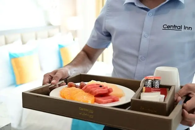 Odada yemek servisi