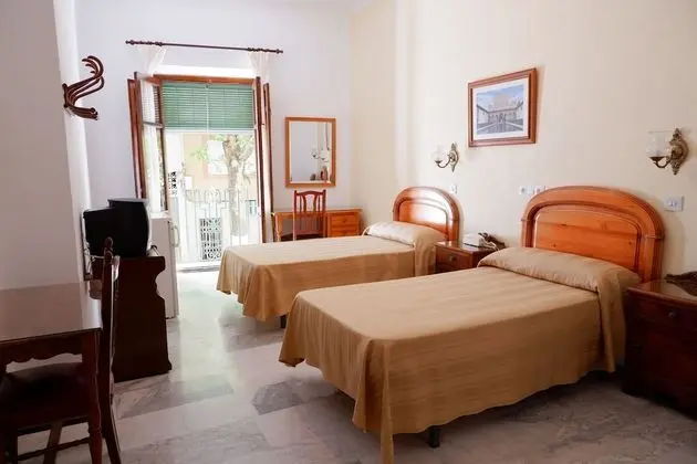 Tek Büyük veya İki Ayrı Yataklı Oda