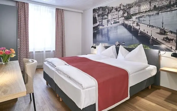 Classic Tek Büyük Yataklı Oda (Cosy)