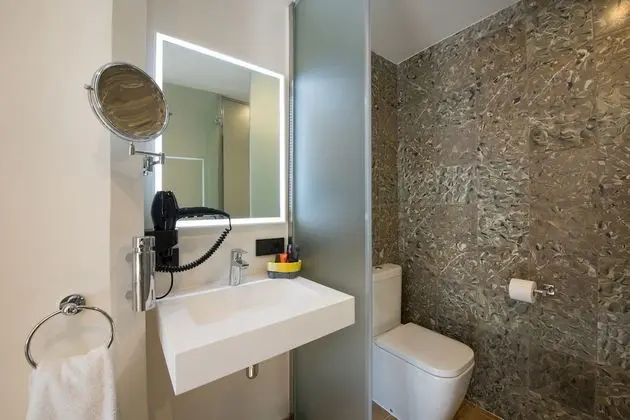 Comfort Tek Büyük Yataklı Oda (2 Adults)