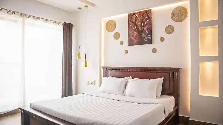 5 Bedrooms Private Villa
