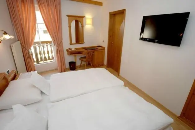 Comfort Tek Büyük veya İki Ayrı Yataklı Oda