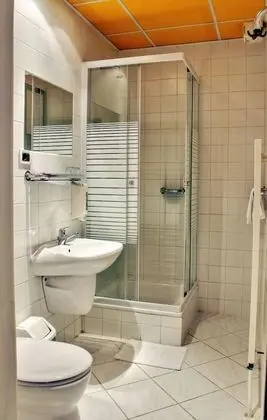 Basic Üç Kişilik Oda, Şehir Manzaralı