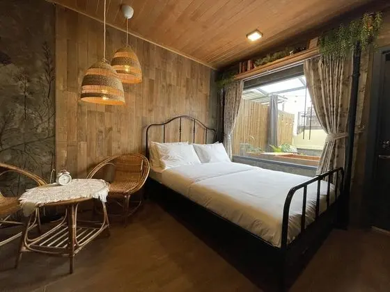 Honeymoon Suite