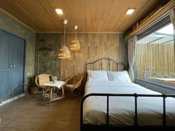 Honeymoon Suite