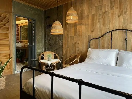 Honeymoon Suite