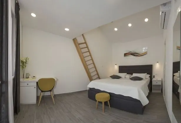 Deluxe Double rooms, shared terrace