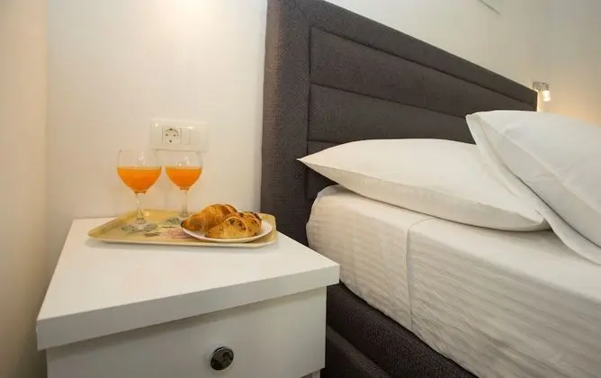 Deluxe Double rooms, shared terrace