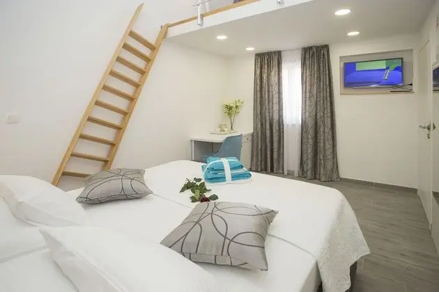 Deluxe Double rooms, shared terrace