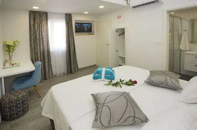 Deluxe Double rooms, shared terrace