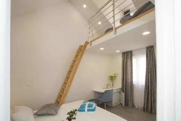 Deluxe Double rooms, shared terrace