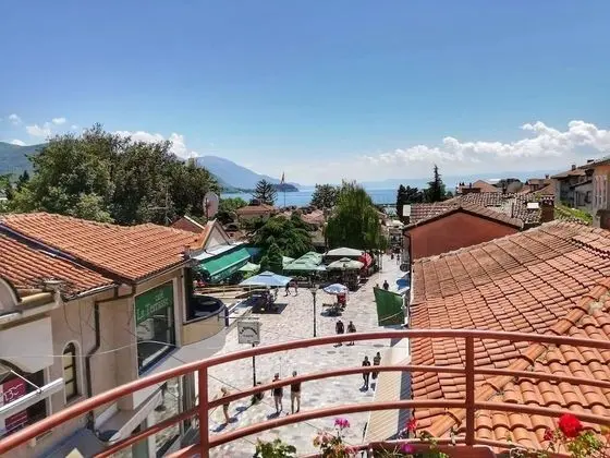 Superior Süit, Teras, Göl Manzaralı