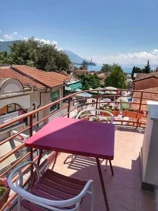 Üç Kişilik Oda, Balkon
